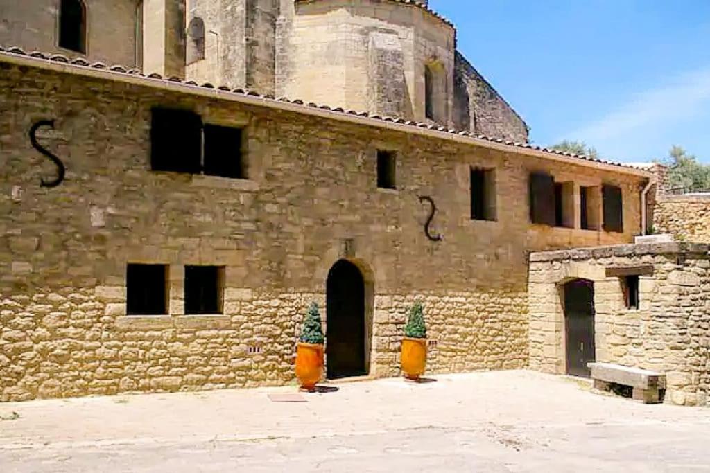 Gite En Provence Proche Avignon Sauveterre  Exteriör bild